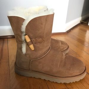 UGG women’s Keely boot Chesnut